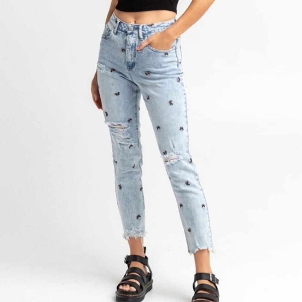 Material girl butterfly embroidered distressed mom jeans womens 9 kawaii y2k